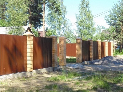 Монтаж забора из металлопрофия в Радошковичах